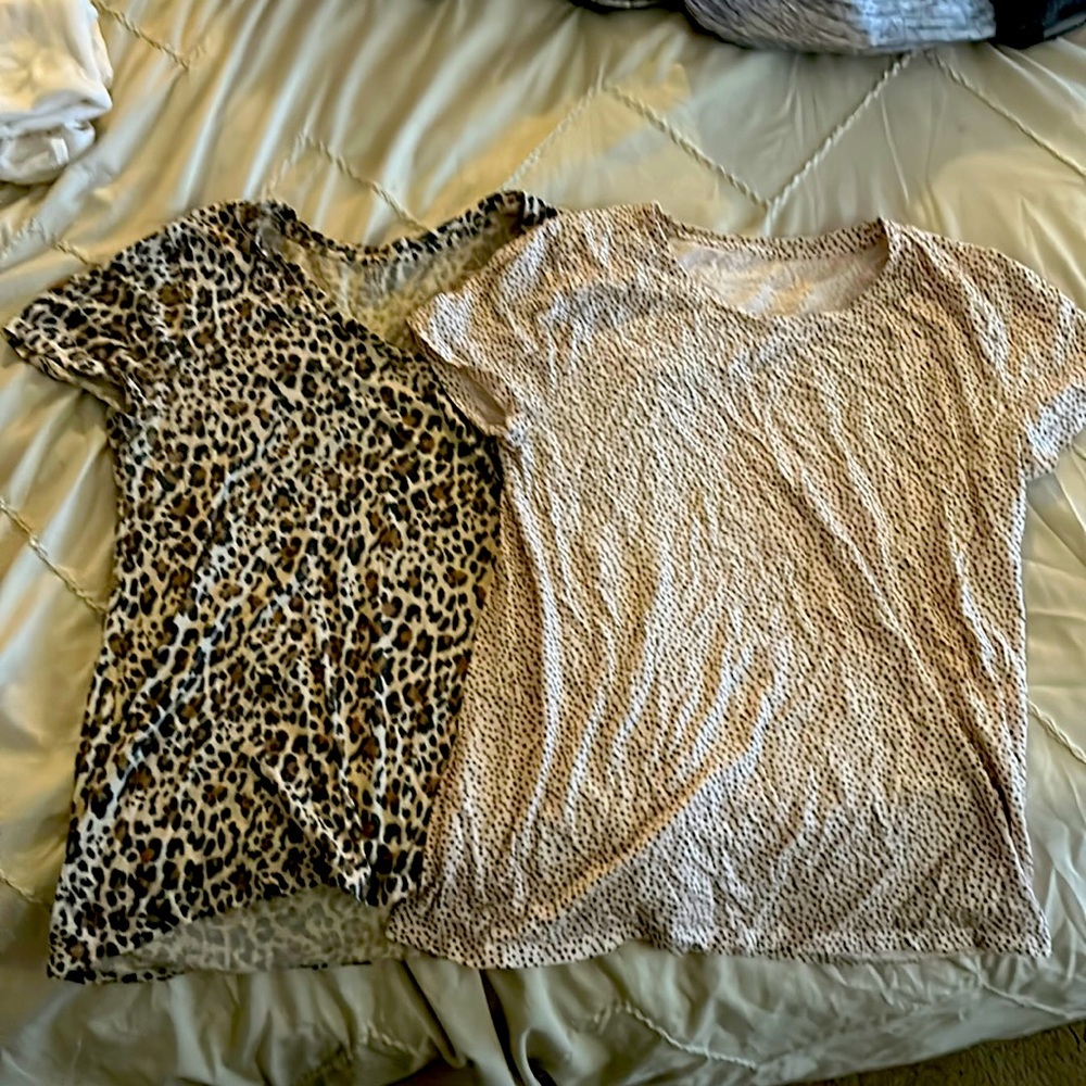 Gap L two pack tees
